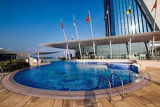 阿联酋迪拜朱美拉海滩阿拉伯塔,帆船,酒店游泳池