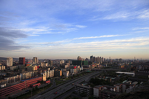 新疆乌鲁木齐红山眺望市区一角