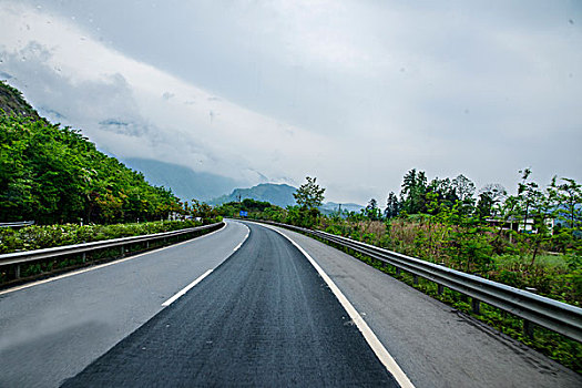 重庆至长沙g5515高速公路