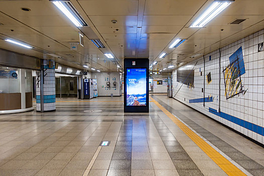 韩国首尔地铁忠武路站地下大堂景观