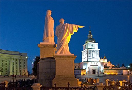 乌克兰,基辅,地点,纪念,安德里亚,风景,寺院,钟楼,外国,历史建筑,晚间,蓝天,游客,2004年