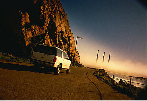 后视图,卡车,途中,靠近,日落,薄雾,加利福尼亚,美国