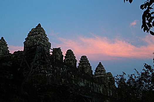 柬埔寨巴肯寺落日