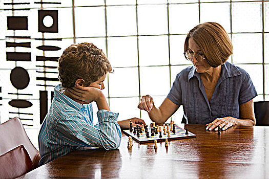 女人,玩,下棋,孙子