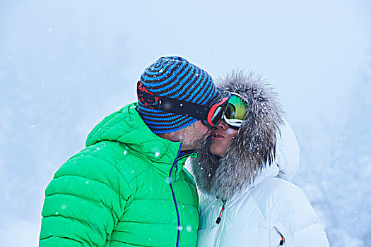 夫妻,吻,落下,雪,瑞士