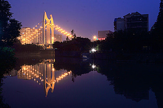 清水河大桥夜景