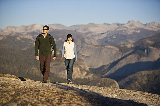 伴侣,远足,山峦,优胜美地国家公园,加利福尼亚,美国