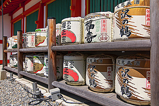 一堆,日本米酒,米酒,桶,多样,制造业,向上,户外,神祠,日本,供品