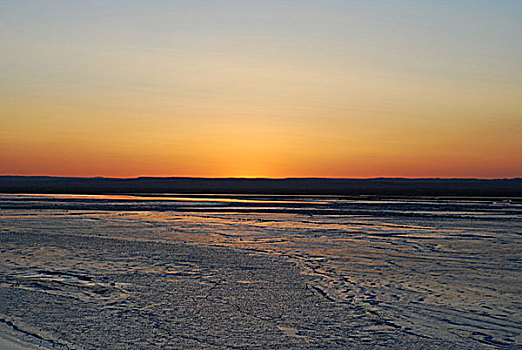 冬天的黄河黄昏景色