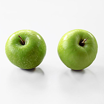 两个,澳洲青苹果,苹果