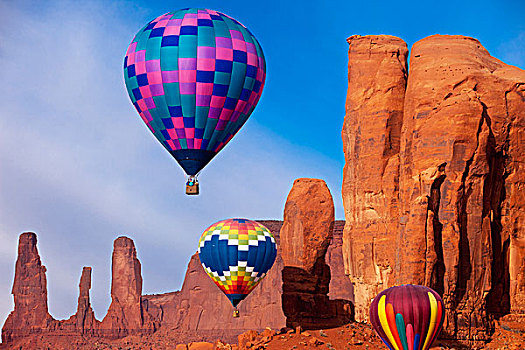 热气球,漂浮,过去,三姐妹山,大拇指,岩石构造,纪念碑谷,纳瓦霍人部落公园,亚利桑那,美国