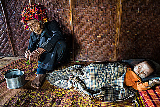 老太太,睡觉,孩子,脸,山,部落,黑色,克伦邦,少数民族,靠近,卡劳,掸邦,缅甸,亚洲