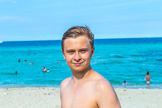 英俊,自信,青少年,海滩,湿发,游泳