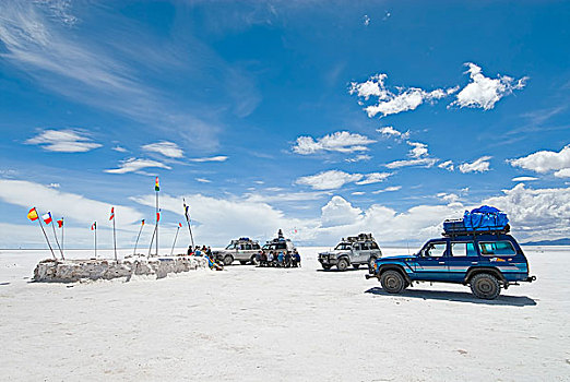 休息,运动型多功能车,盐湖,乌尤尼盐沼,靠近,波托西地区,高原,玻利维亚,南美