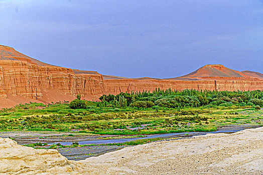 新疆峡谷风光