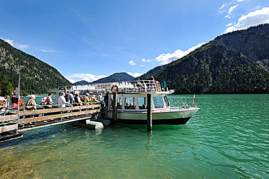游船,普兰西湖,阿尔卑斯山,提洛尔,奥地利,欧洲