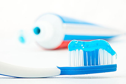 牙刷,蓝色,牙膏,靠近,白色背景