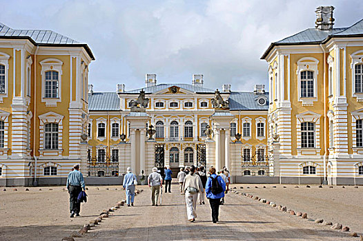 游客,正面,巴洛克,宫殿,拉脱维亚,波罗的海国家,欧洲