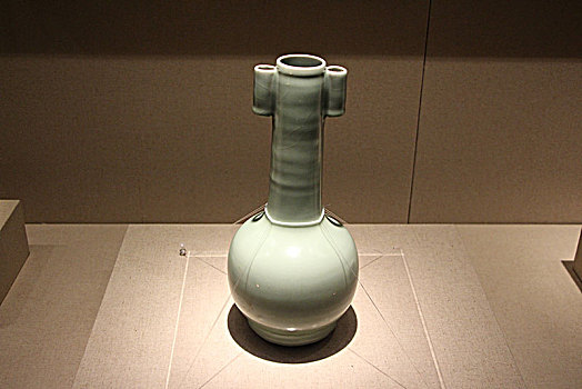 秘色釉瓷瓶