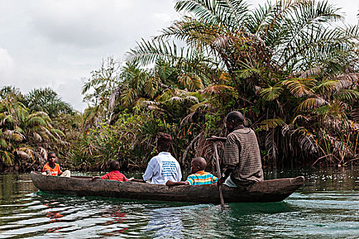 非洲,利比里亚,蒙罗维亚,划船,传统,独木舟,河