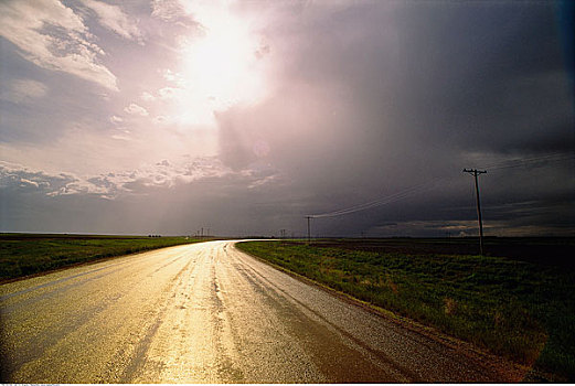公路,雷雨天气