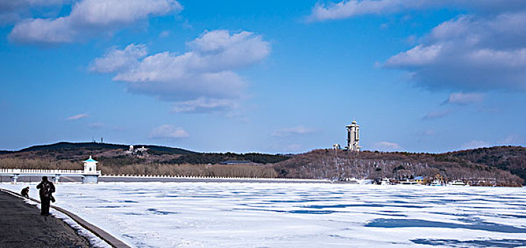 长春净月潭三月雪景