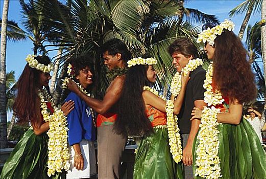 夏威夷,瓦胡岛,人,给,鸡蛋花,花环,游人,夏威夷宴会