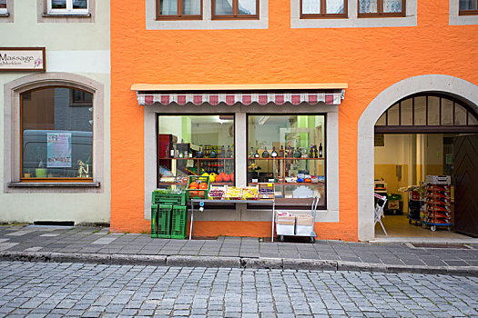德国罗腾堡童话镇城市中的商店贩售商品