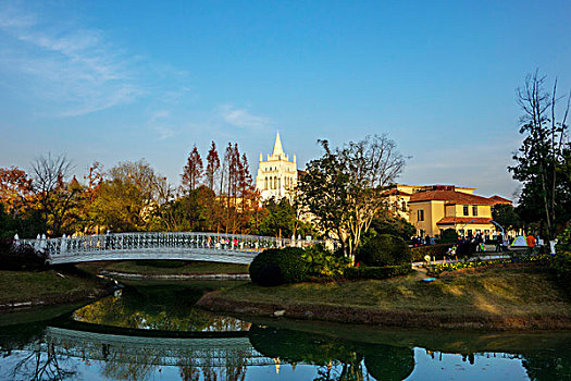 婚庆园美景－教堂城堡,雕塑,婚典大道,水杉,钟楼,花廊