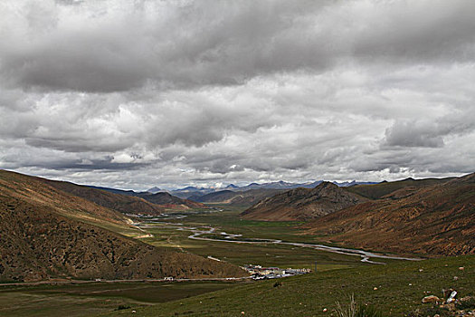 青藏高原山谷