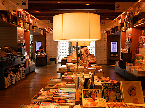 日本鸟屋书店