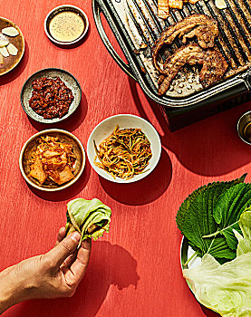 烤制食品,五花肉,莴苣叶,韩国