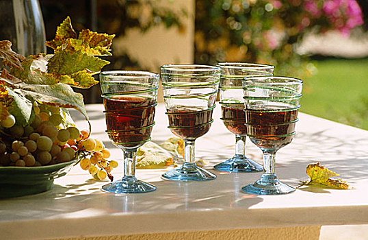 葡萄酒杯,水果,桌上