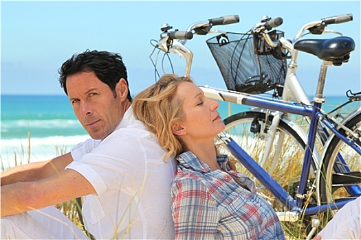 情侣,自行车,海滩