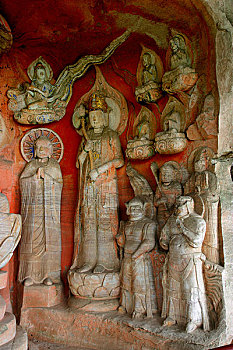 大足北山石刻释迦牟尼龛的左右两壁垒刻诸佛像