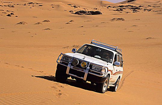 利比亚,费赞,撒哈拉沙漠,吉普车,驾驶,沙漠