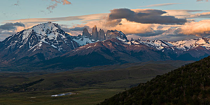 积雪,山脉,托雷德裴恩国家公园,巴塔哥尼亚,智利