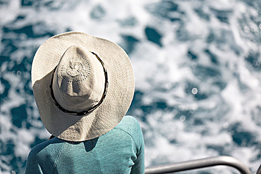 未知,女人,帽子,看,海洋,度假,概念