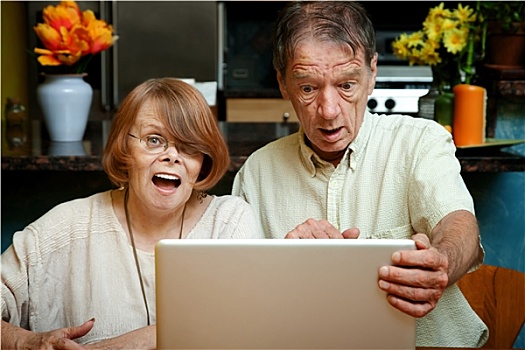 老年,夫妻,惊奇,满意,电脑