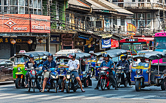街景,小轮摩托车,等待,人行横道,热闹街道,交通,曼谷,泰国,亚洲
