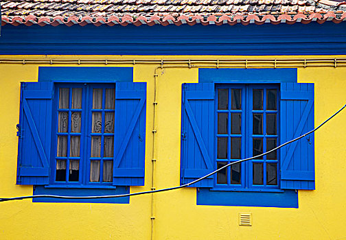 欧洲,葡萄牙,阿威罗,黄色,房子,蓝色,百叶窗,窗户,门,城市