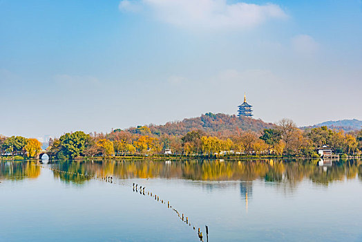 杭州西湖苏堤秋景