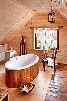 独立式,浴缸,木质,围绕,地砖,阁楼,室内