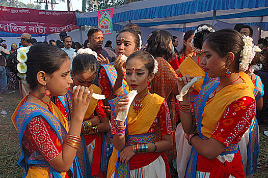 孟加拉人,女孩,吃,年糕,庆贺,冬天,节日,达卡,首都,孟加拉,一月,2008年