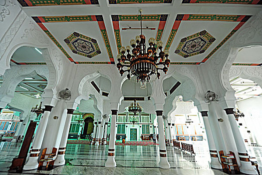 indonesia,sumatra,banda,aceh,inside,the,baiturrahman,grand,mosque,mesjid,raya