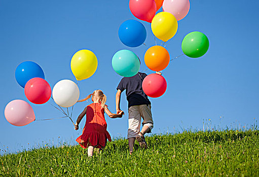 孩子,彩色,气球,草