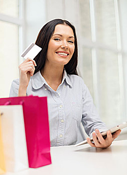 网上购物,电子产品,小物件,概念,微笑,女人,信用卡,购物袋