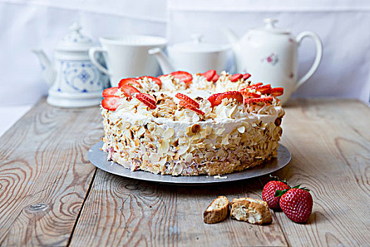 草莓,提拉米苏蛋糕,蛋糕