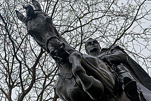 仰视,骑马雕像,曼哈顿,纽约,美国