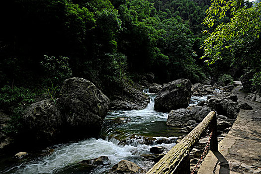 天意谷白龙峡谷